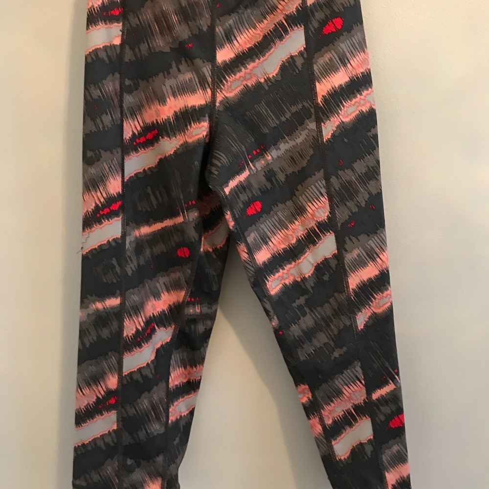 Nike pro cropped pants